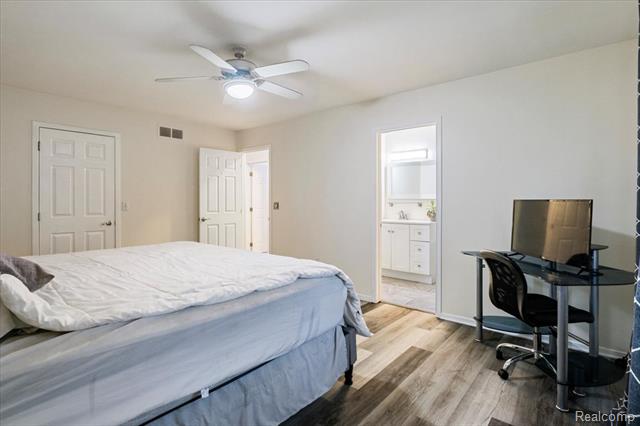 Builiding view fifteen for 9542 Overlook, Grand Blanc, MI. 48439