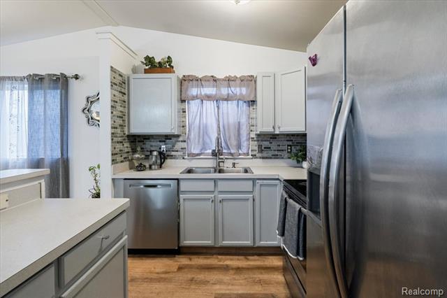 Builiding view nine for 9542 Overlook, Grand Blanc, MI. 48439