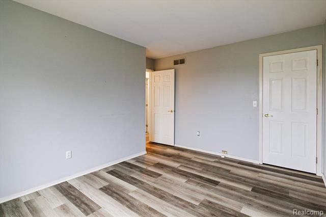 Builiding view twelve for 9542 Overlook, Grand Blanc, MI. 48439