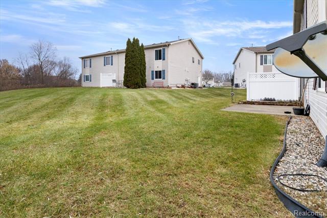 Builiding view twenty three for 9542 Overlook, Grand Blanc, MI. 48439