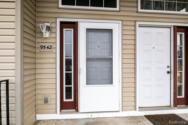 Builiding view two for 9542 Overlook, Grand Blanc, MI. 48439