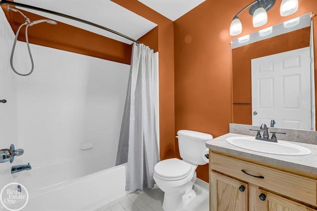 Builiding view eighteen for 29212 Philadelphia, New Baltimore, MI. 48051