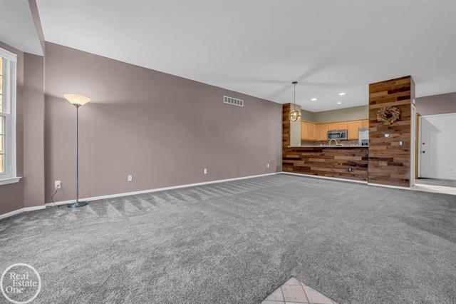 Builiding view twenty one for 29212 Philadelphia, New Baltimore, MI. 48051