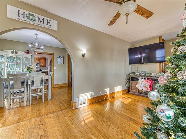 Builiding view fifteen for 928 Wolverine, Monroe, MI. 48161