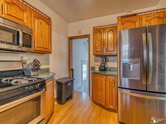 Builiding view four for 928 Wolverine, Monroe, MI. 48161