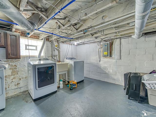 Builiding view twenty four for 928 Wolverine, Monroe, MI. 48161