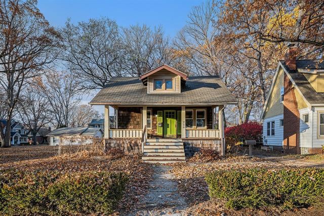 Builiding view eighteen for 716 Catalpa, Royal Oak, MI. 48067