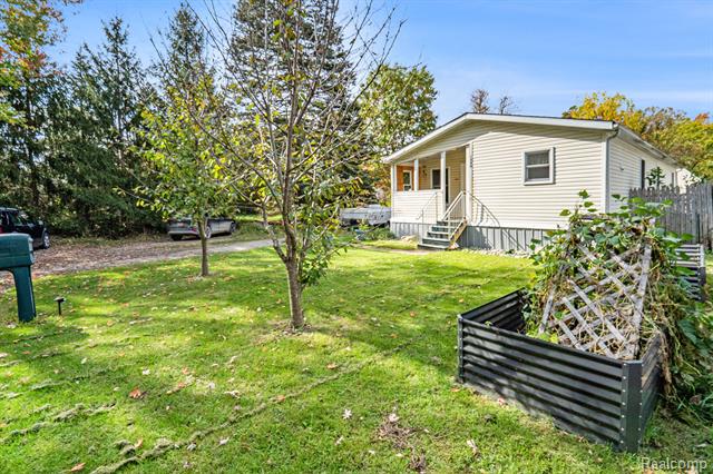 Builiding view seventeen for 1756 Skyview Drv, Brighton, MI. 48114