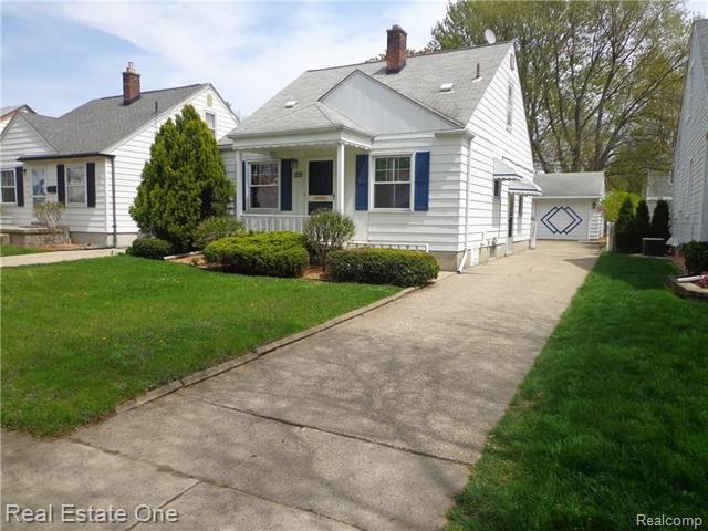 front view for 900 N Edison Ave, Royal Oak, Mi. 48067