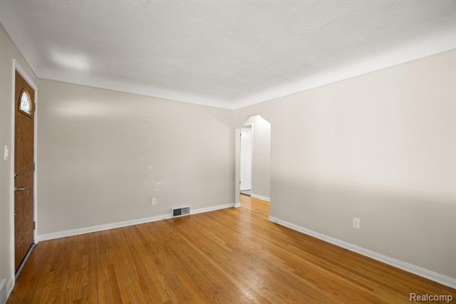 Builiding view four for 2879 Royal, Berkley, MI. 48072