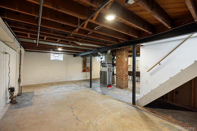 Builiding view fourteen for 2879 Royal, Berkley, MI. 48072