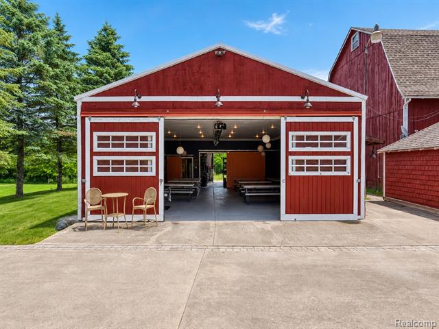 Builiding view forty five for 1310 Brauer, Oxford, MI. 48371
