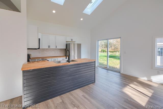 Builiding view thirteen for 1684 Liberty, Lapeer, MI. 48446