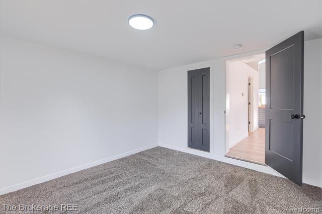 Builiding view thirty five for 1684 Liberty, Lapeer, MI. 48446