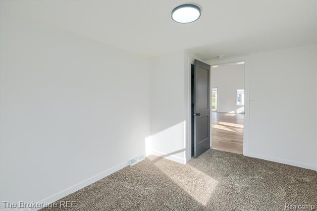 Builiding view thirty one for 1684 Liberty, Lapeer, MI. 48446