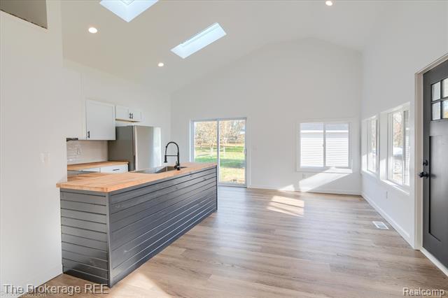 Builiding view twenty nine for 1684 Liberty, Lapeer, MI. 48446