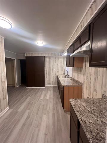 Builiding view ten for 2910 Shawnee, Flint, MI. 48507