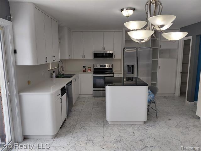 Builiding view fifteen for 8445 Crestshire Dr, Ypsilanti, MI. 48197