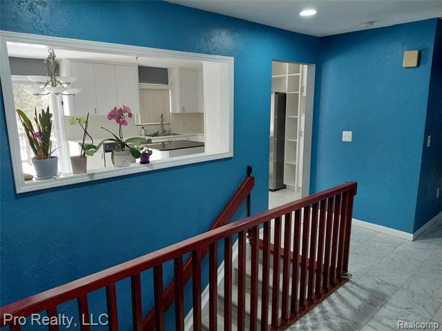 Builiding view nine for 8445 Crestshire Dr, Ypsilanti, MI. 48197