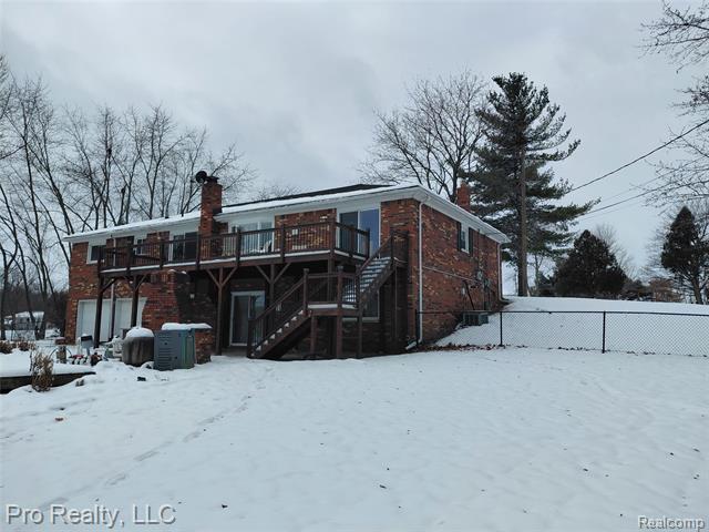 Builiding view seven for 8445 Crestshire Dr, Ypsilanti, MI. 48197