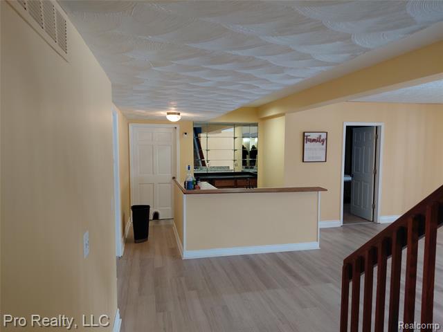 Builiding view thirty four for 8445 Crestshire Dr, Ypsilanti, MI. 48197