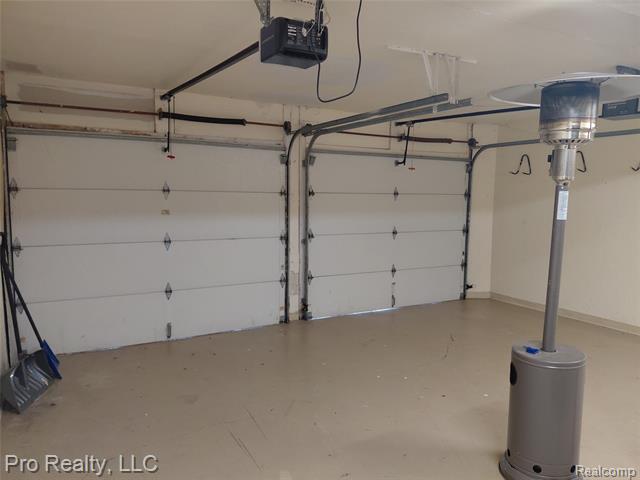 Builiding view thirty seven for 8445 Crestshire Dr, Ypsilanti, MI. 48197