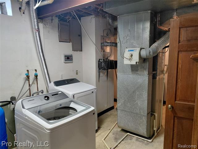 Builiding view thirty six for 8445 Crestshire Dr, Ypsilanti, MI. 48197