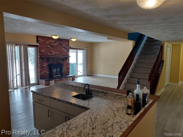 Builiding view thirty for 8445 Crestshire Dr, Ypsilanti, MI. 48197