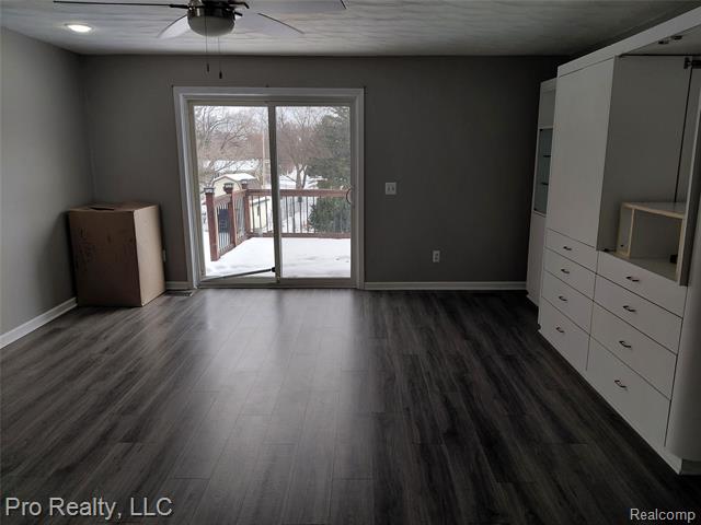 Builiding view twenty four for 8445 Crestshire Dr, Ypsilanti, MI. 48197