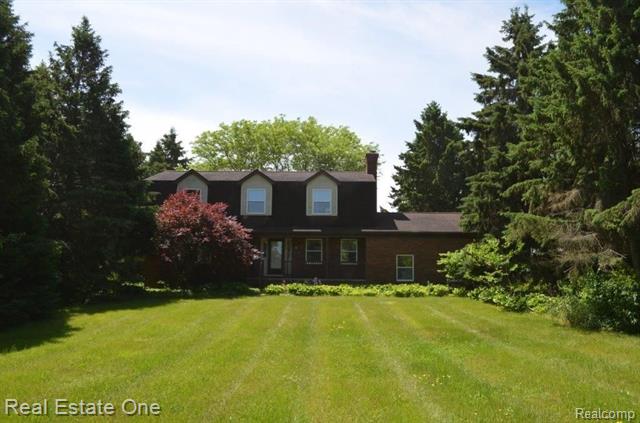 front view for 1531 8 Mile Road, Whitmore Lake, Mi. 48189