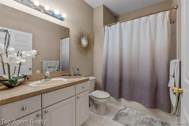 Builiding view eighteen for 44258 Constellation, Sterling Heights, MI. 48314