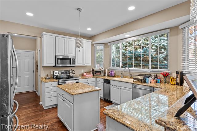 Builiding view seven for 44258 Constellation, Sterling Heights, MI. 48314