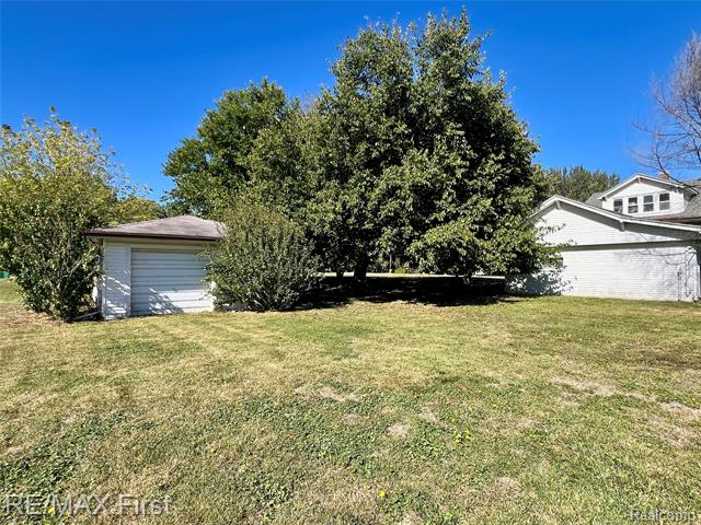 Builiding view twenty six for 16320 Masonic, Fraser, MI. 48026