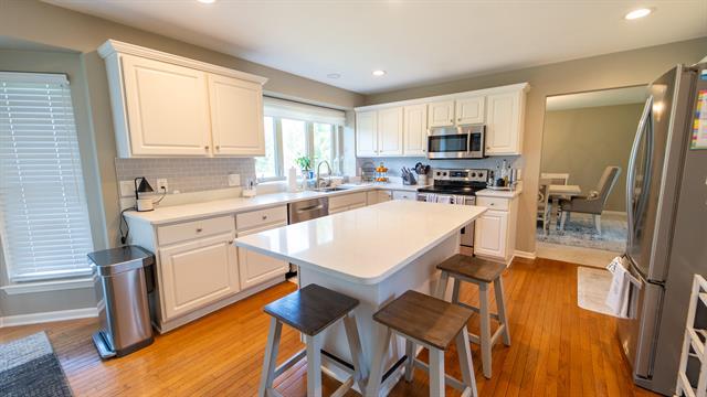 Builiding view six for 6030 Vineyard, Ann Arbor, MI. 48108