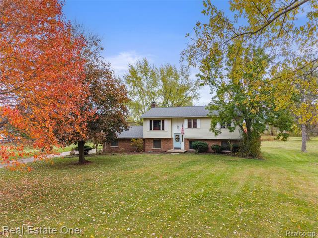 Builiding view forty five for 5122 Elizabeth Lane, Almont, MI. 48003