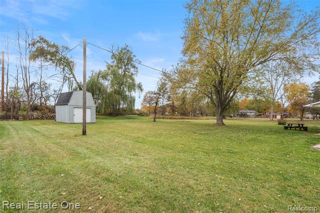 Builiding view thirty nine for 5122 Elizabeth Lane, Almont, MI. 48003