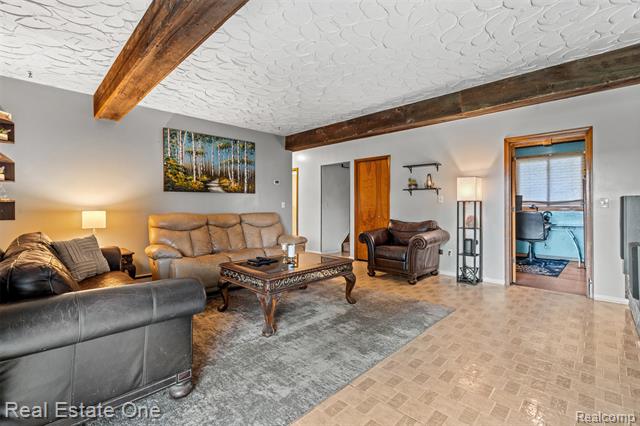 Builiding view thirty one for 5122 Elizabeth Lane, Almont, MI. 48003