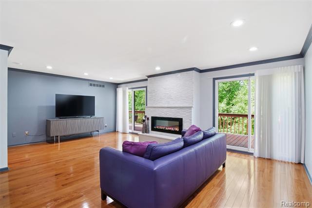 Builiding view eight for 28877 Walnut Grove, Southfield, MI. 48034
