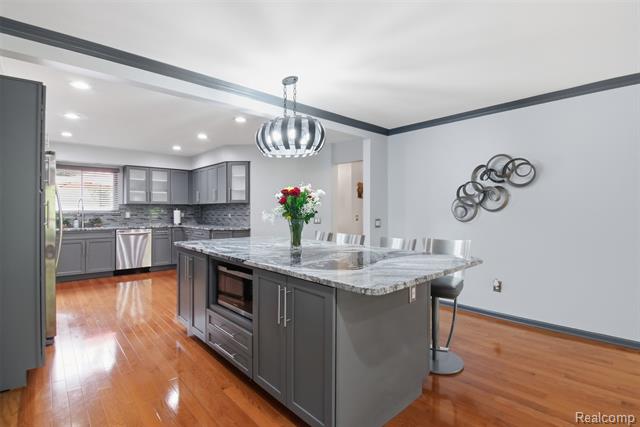 Builiding view six for 28877 Walnut Grove, Southfield, MI. 48034
