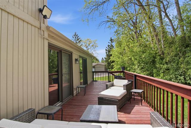Builiding view twenty two for 28877 Walnut Grove, Southfield, MI. 48034