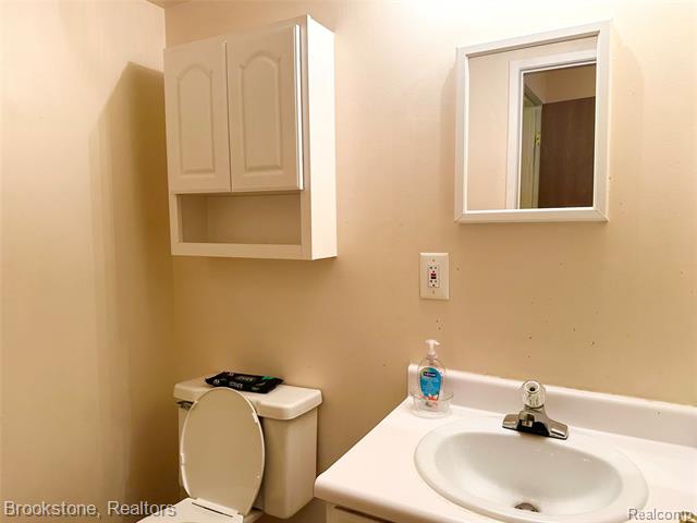 Builiding view sixteen for 35487 Townley Dr Unit 282, Sterling Heights, MI. 48312