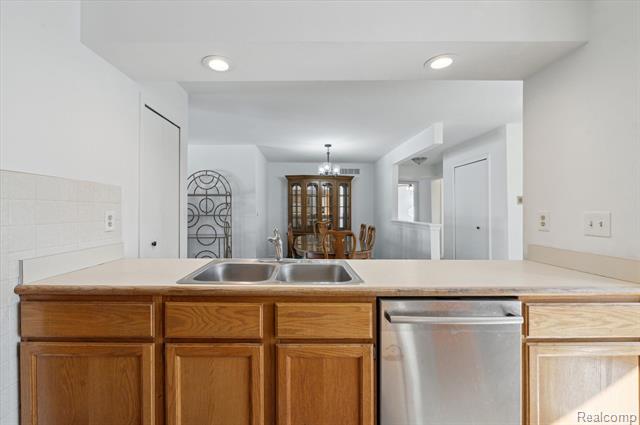 Builiding view six for 9836 Hawthorne Glen, Grosse Ile, MI. 48138