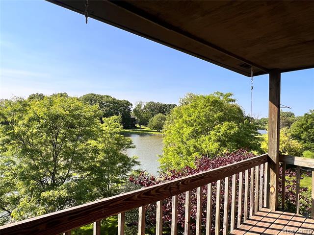 Builiding view twenty five for 9836 Hawthorne Glen, Grosse Ile, MI. 48138