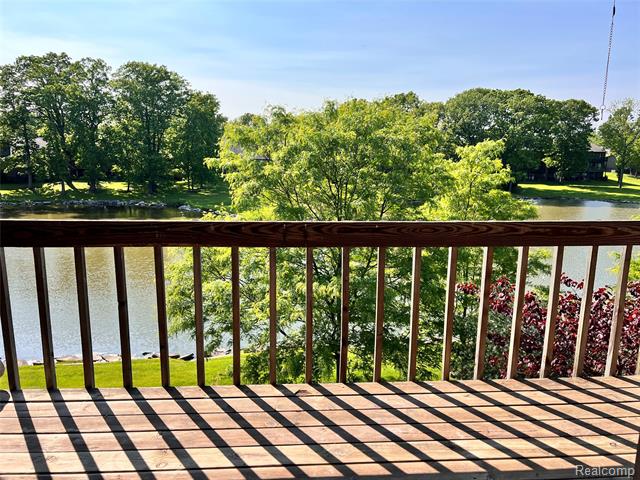 Builiding view two for 9836 Hawthorne Glen, Grosse Ile, MI. 48138