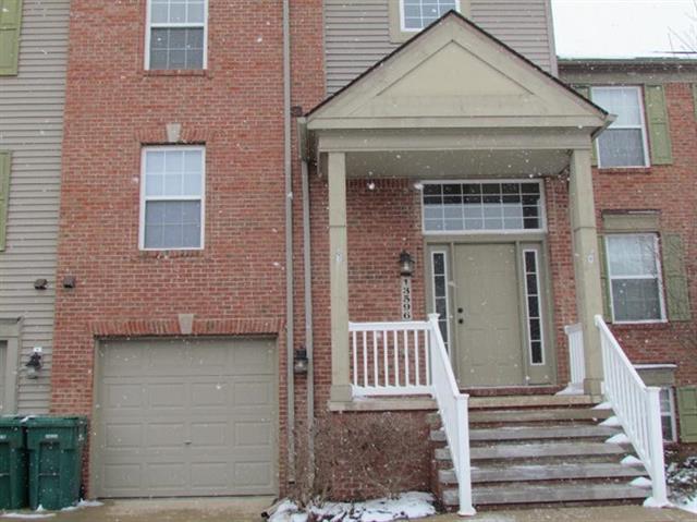 front view for 13596 Pinewood Lane, Belleville, Mi. 48111