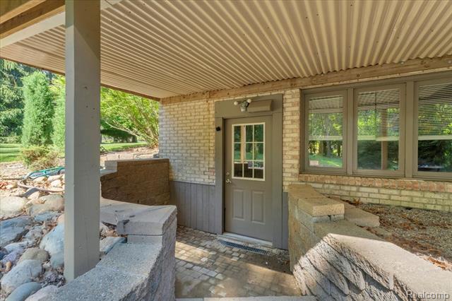 Builiding view eight for 1781 Westridge, Rochester, MI. 48306