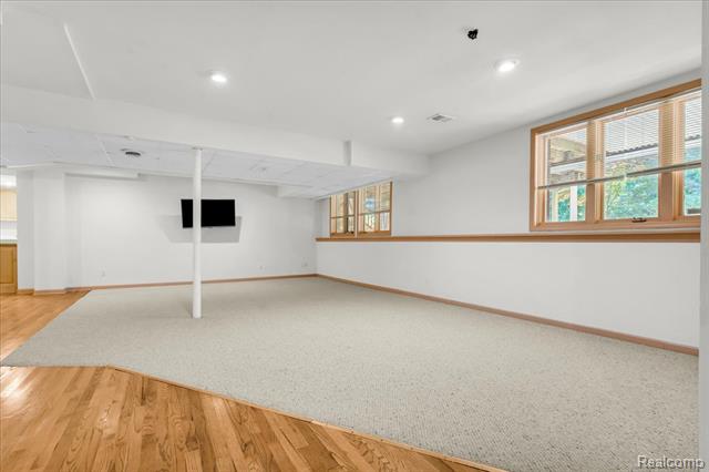 Builiding view forty five for 1781 Westridge, Rochester, MI. 48306