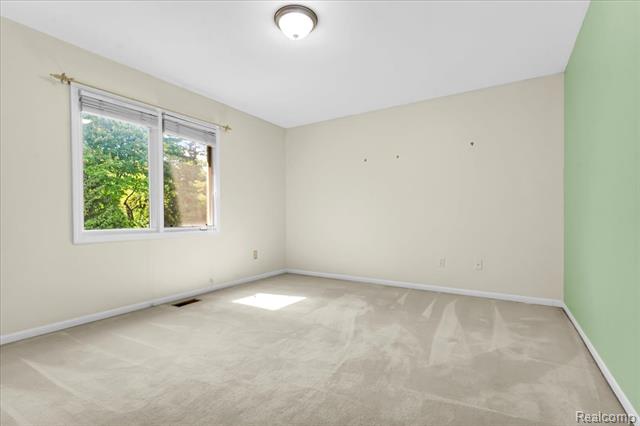 Builiding view forty one for 1781 Westridge, Rochester, MI. 48306