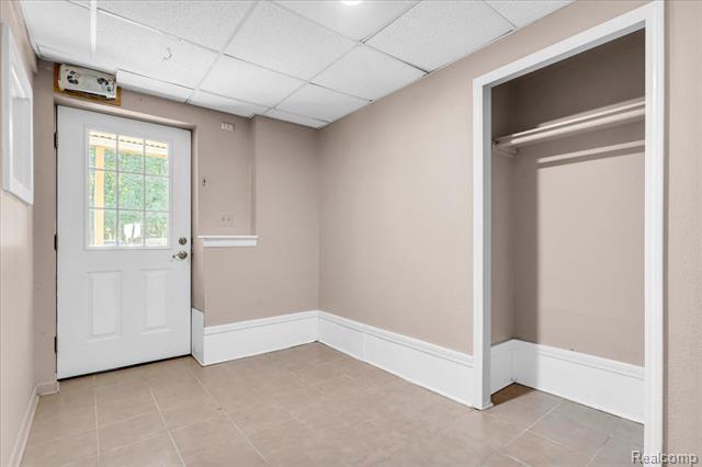 Builiding view forty seven for 1781 Westridge, Rochester, MI. 48306