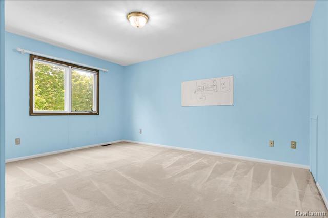 Builiding view thirty seven for 1781 Westridge, Rochester, MI. 48306